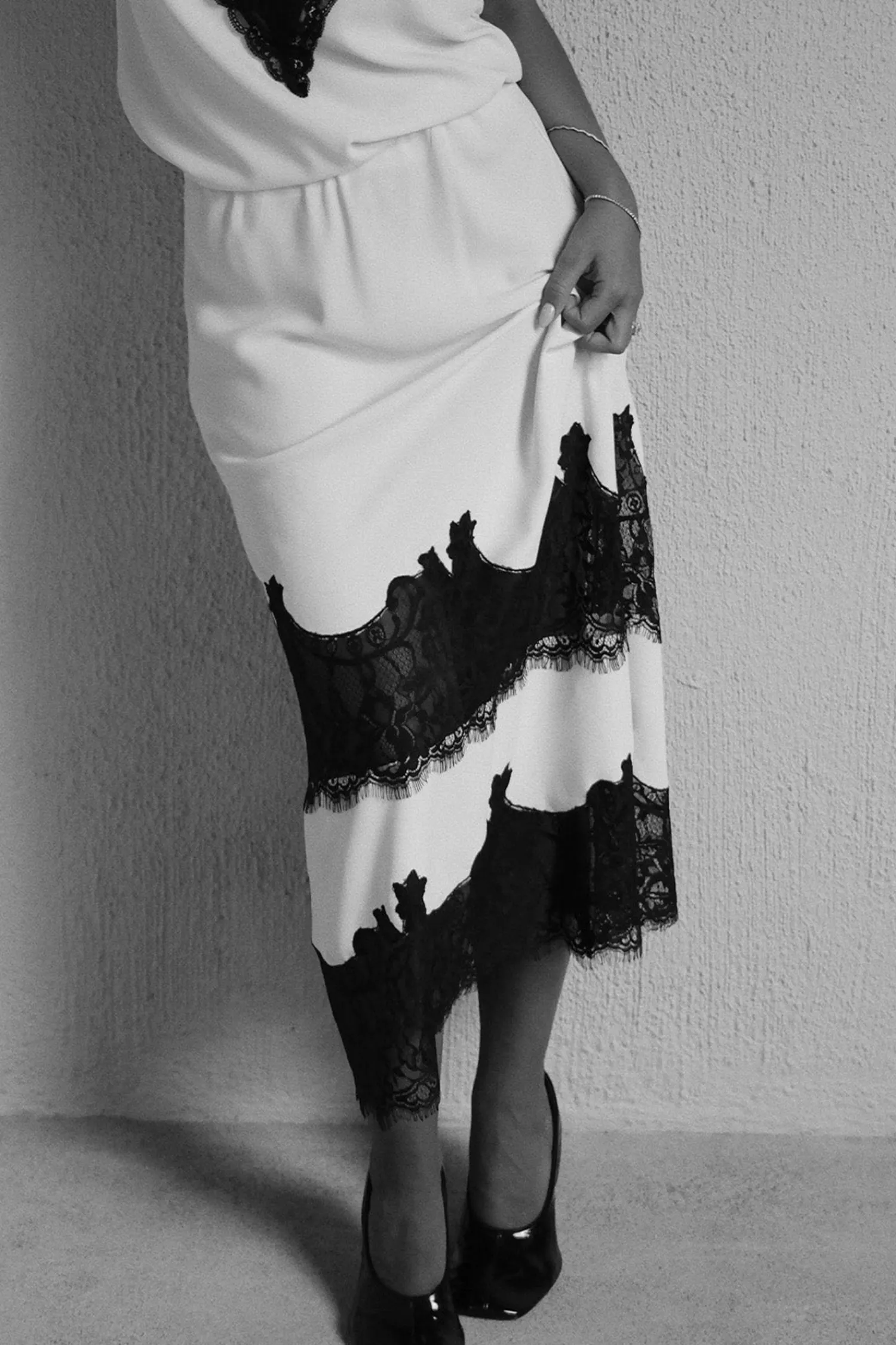 Stylein Magda Lace Skirt